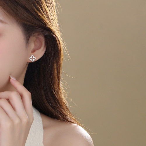 s925纯银四叶草耳夹无耳洞女