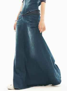 AXIS OF 复古设计感褶皱气质蓝色长款牛仔裙女夏季修身黑色半身裙