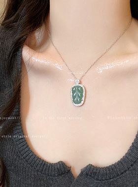 金枝玉叶~复古玉髓吊坠项链女新中式高级感轻奢锁骨链小众配饰品