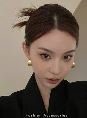 法式复古拉丝弧形豆豆耳钉高级感气质轻奢耳环女小众独特个性耳饰