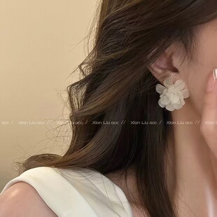 气质时尚 百搭耳饰品 清新花朵耳钉高级感方圆脸耳环女2026新款 夏季