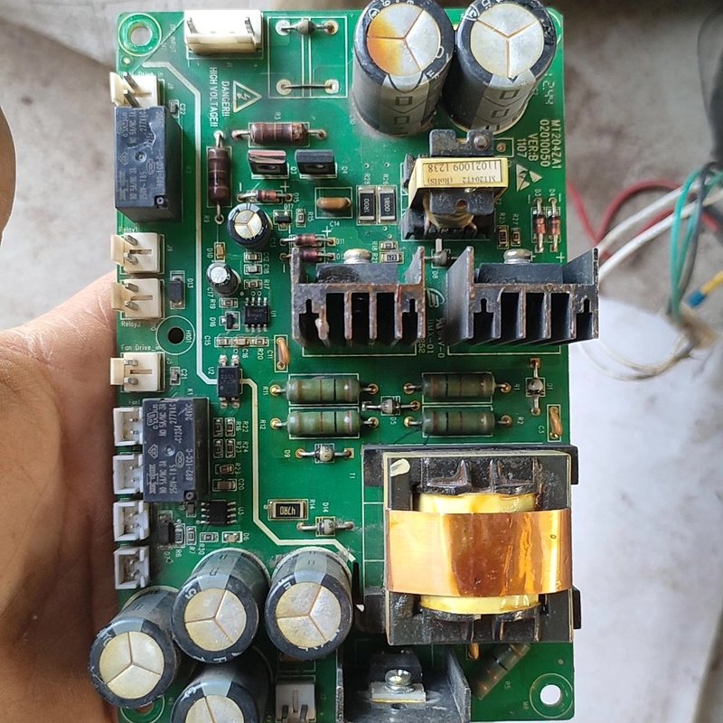 议价汇川变频器电源板MT204ZA1，件，成色如图，可维修