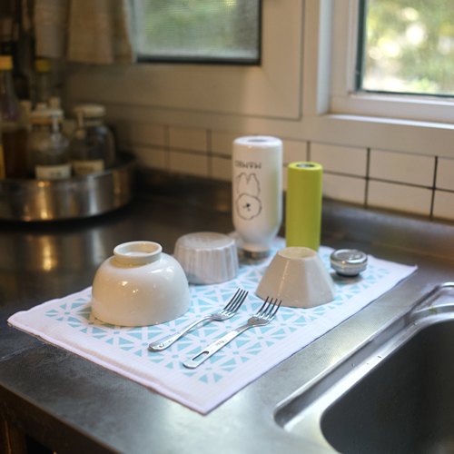 朴房 日本进口大尺寸吸水垫银离子抗菌碗盘控水垫可悬挂垫子美貌