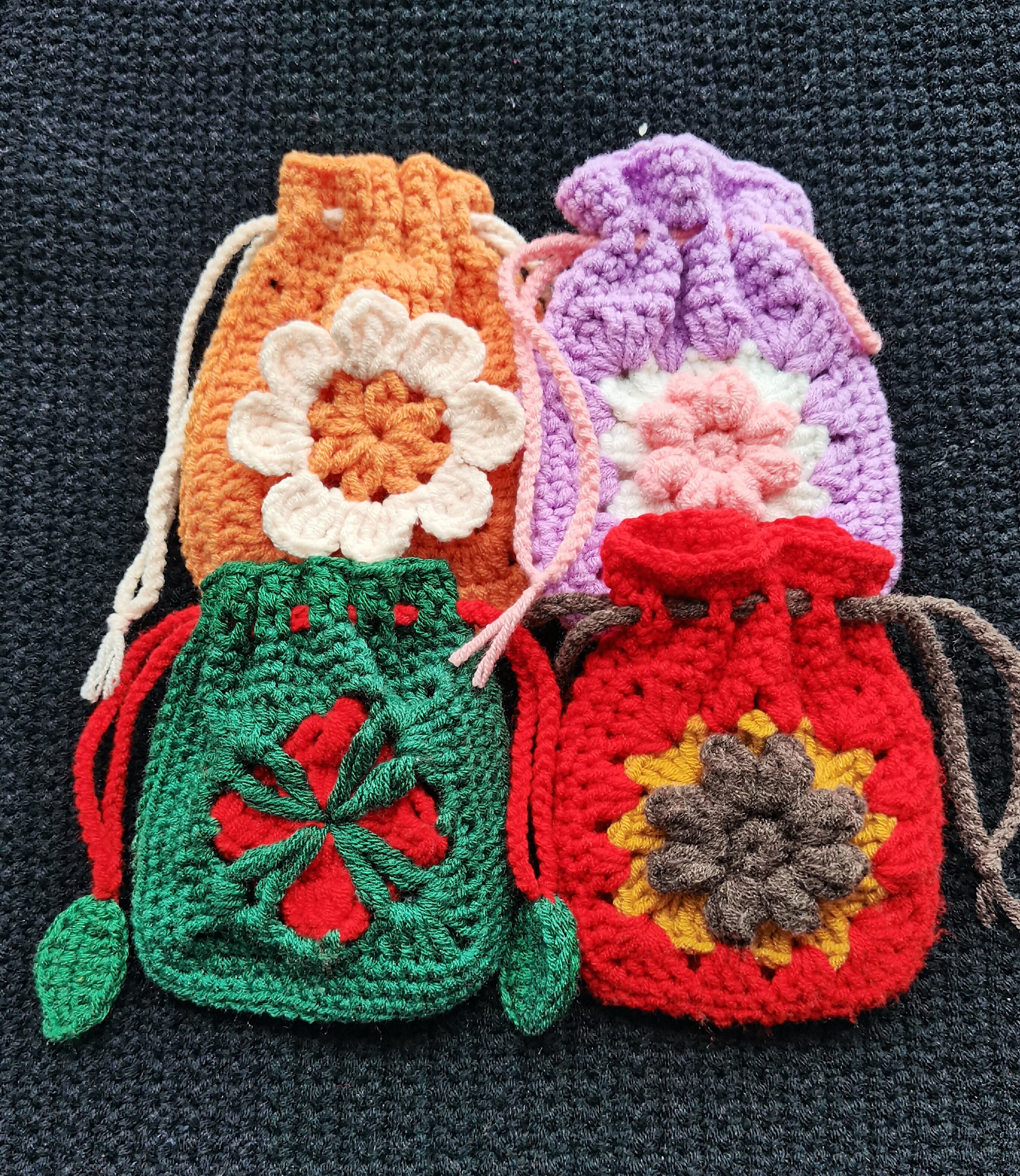 成品纯手工编织毛线花样零钱包耳机收纳包口红唇膏包抽绳方便开合