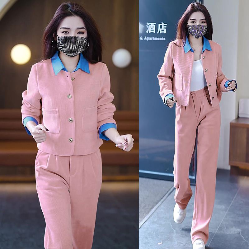 今年流行的女款服装的简单介绍