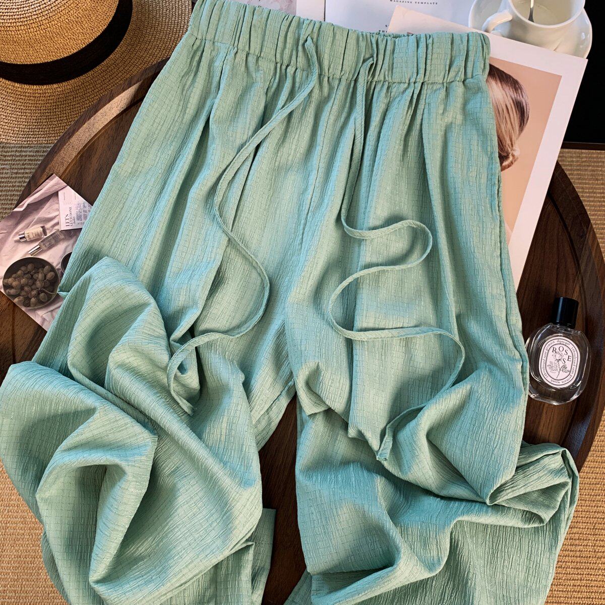 实拍2026学生多巴胺红色夏装垂感慵懒风休闲裤女薄款速干阔腿裤子