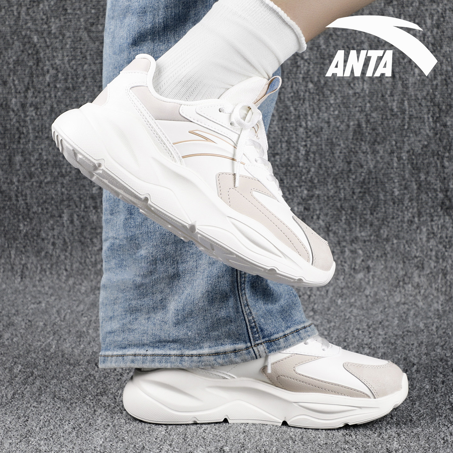 安踏女鞋不羁软底运动鞋女款秋冬2025新款皮面防泼水增高休闲跑鞋