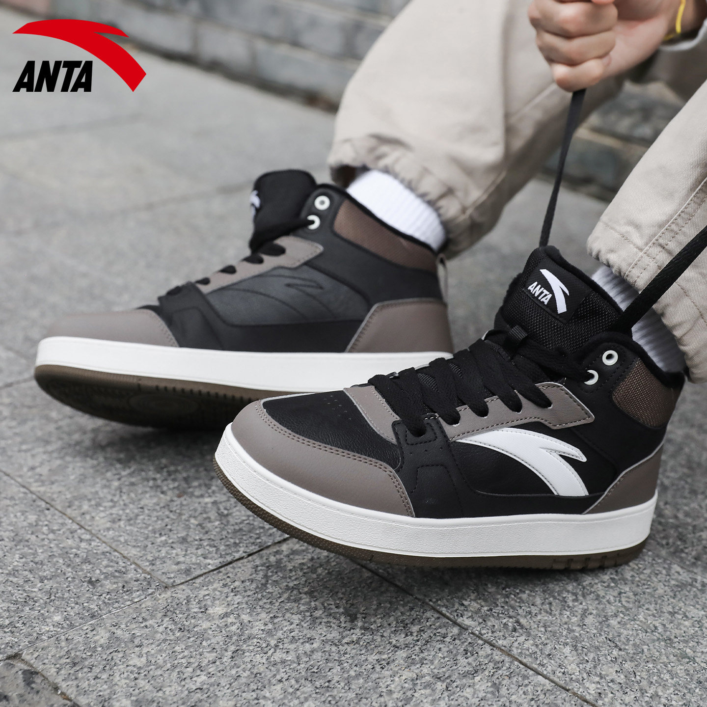 安踏高帮板鞋男鞋冬季2025新款加绒保暖棉鞋皮面防水厚底休闲鞋子