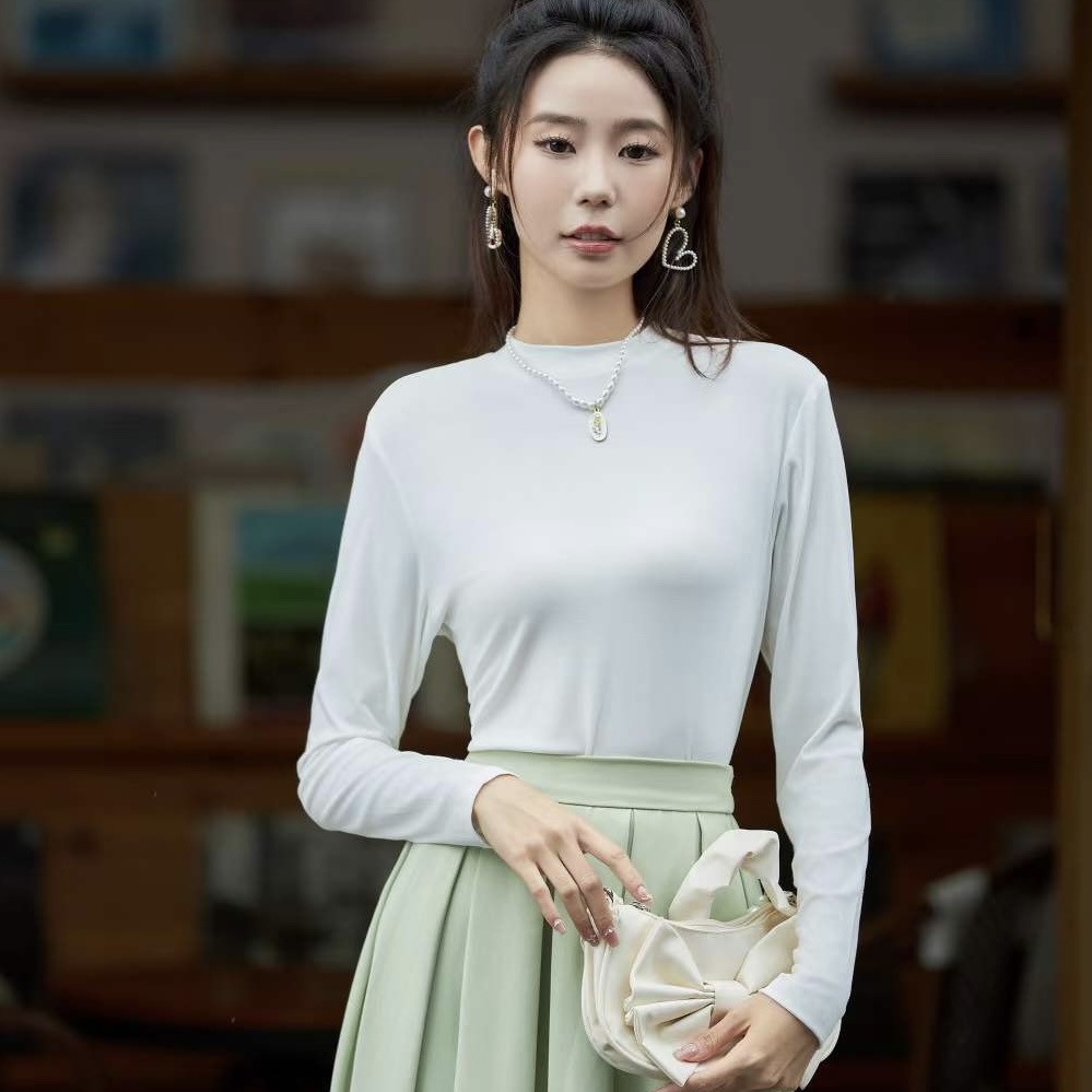 欧曼彩36005女士显瘦黑色打底衫2023新款女秋冬高级感内搭针织t恤