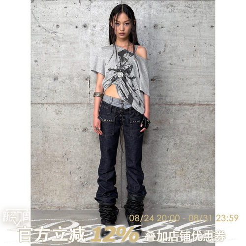 斜肩可调节抽绳牛仔女郎印花T恤
