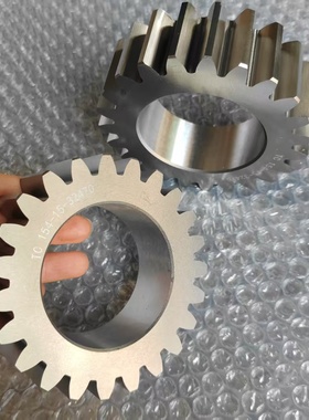 山推SD22 变速箱齿轮 154-15-32470 推土机配件