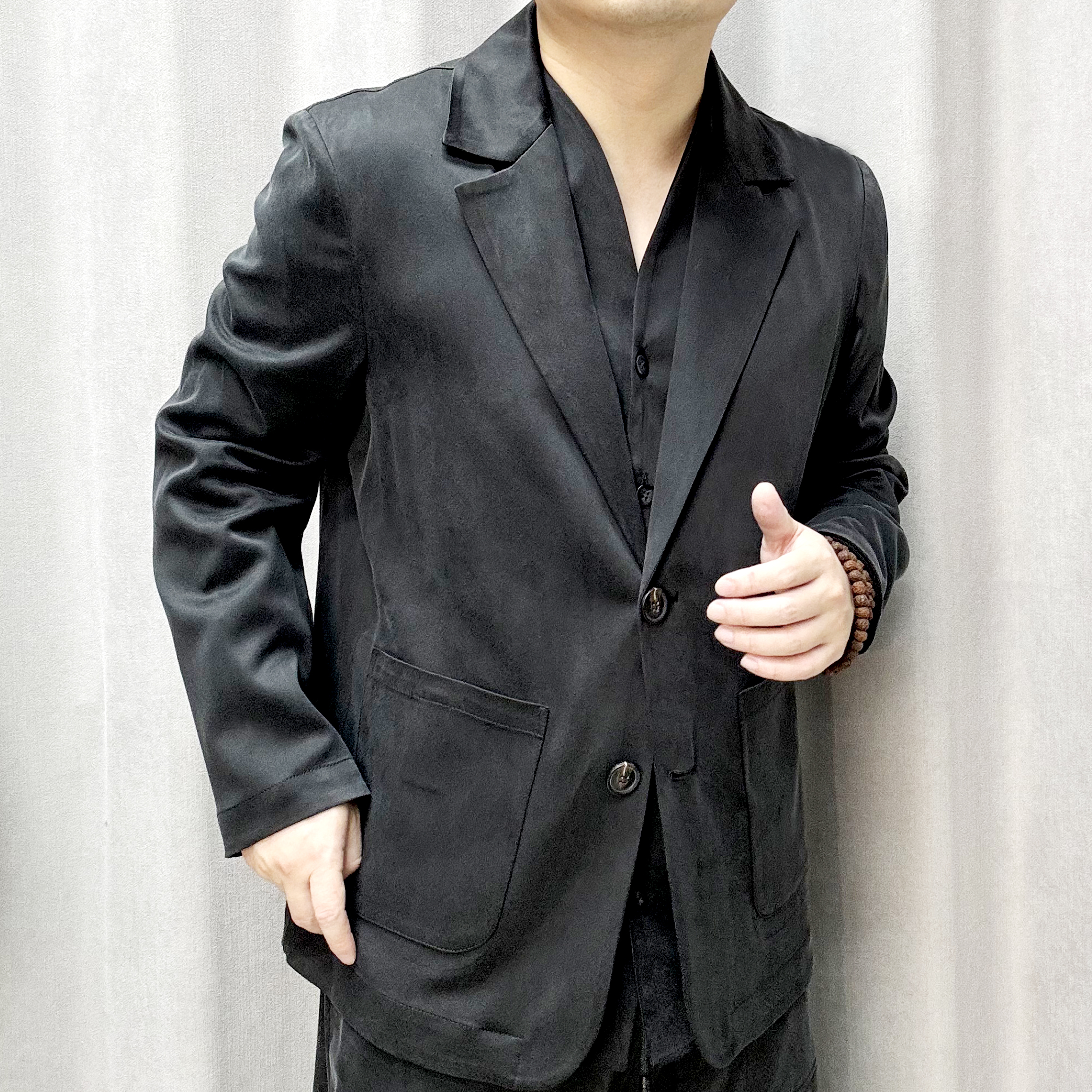 25127乔其缎男士黑色休闲西服