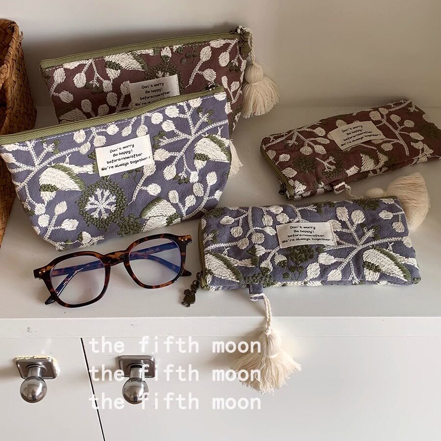 thefifthmoon文艺清新刺绣花化妆包收纳包眼镜刷子包带流苏