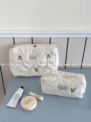 刺绣可爱小兔绗缝柔软收纳包