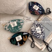 thefifthmoon刺绣文艺清新手拿小包零钱包硬币包迷你包装 饰包