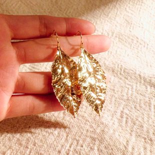 关山月手作 树叶纹理质感大耳环复古黄铜镀金光面耳钩款立体仿金