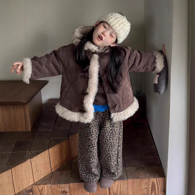 童装女童皮毛一体加厚连帽羊角扣外套儿童秋冬羊羔毛麂皮