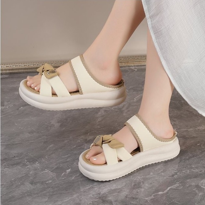 小香风女士凉鞋夏外穿2026新款防滑一字拖鞋女装配裙子夏天女凉鞋