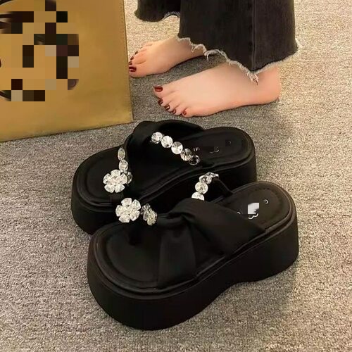 绝美水钻拖鞋女外穿夏季2026新款爆款网红百搭厚底增高海边凉拖潮