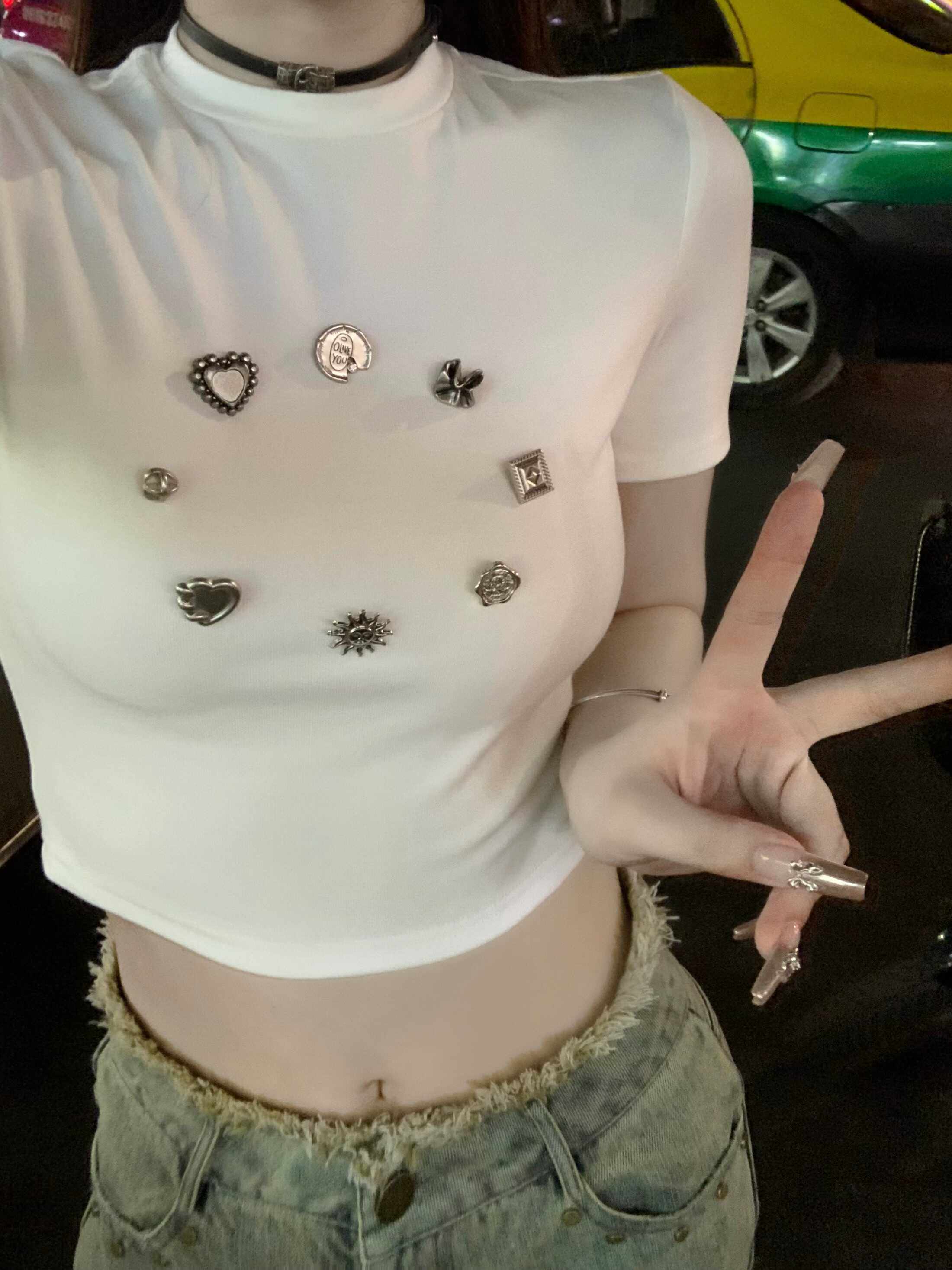 葡萄小紫/金属纽扣短上衣圆领短袖T露腰辣妹上衣2024新款夏季女