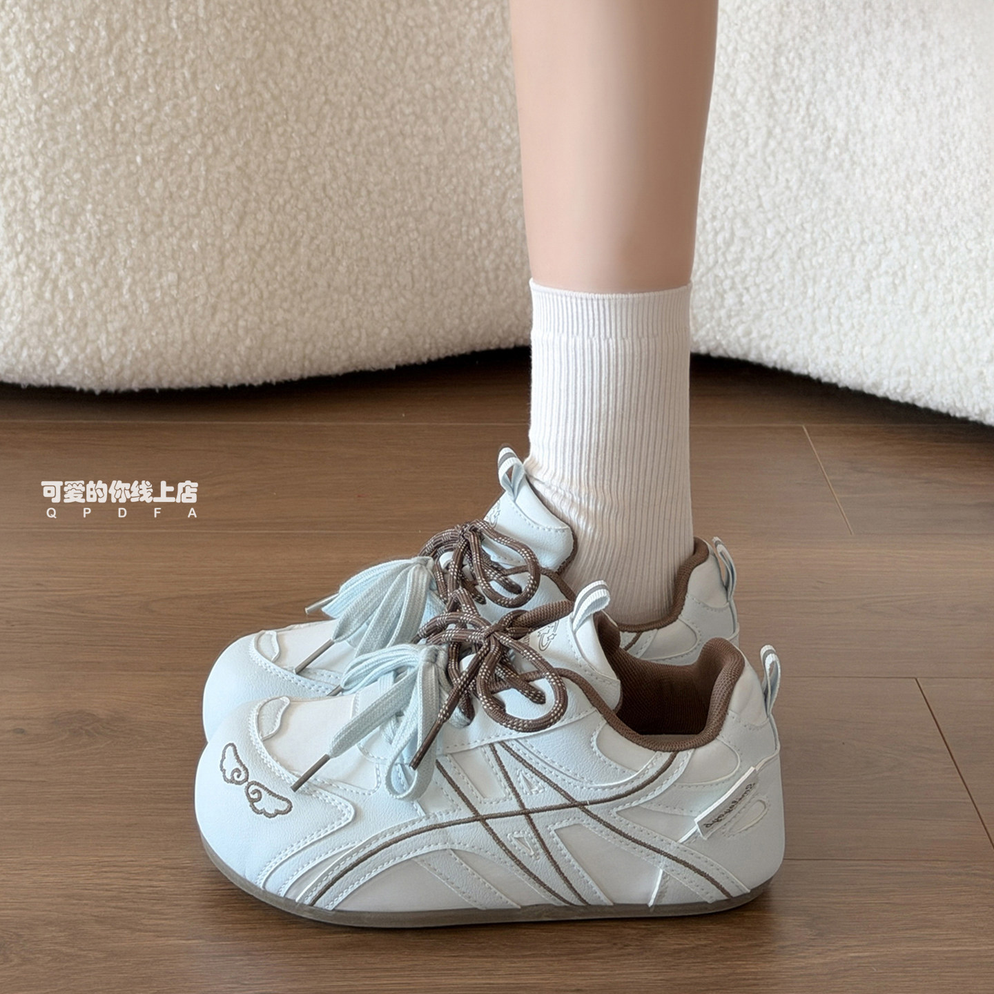 可爱的你 2026年新款秋款超火小白鞋女小个子显高板鞋厚底休闲鞋图片