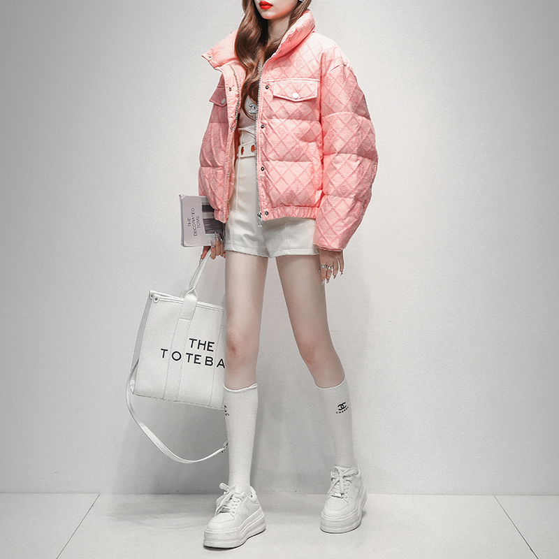 久拉拉 粉色白鹅绒立领羽绒服女短款2025冬装新款时尚加厚短外套