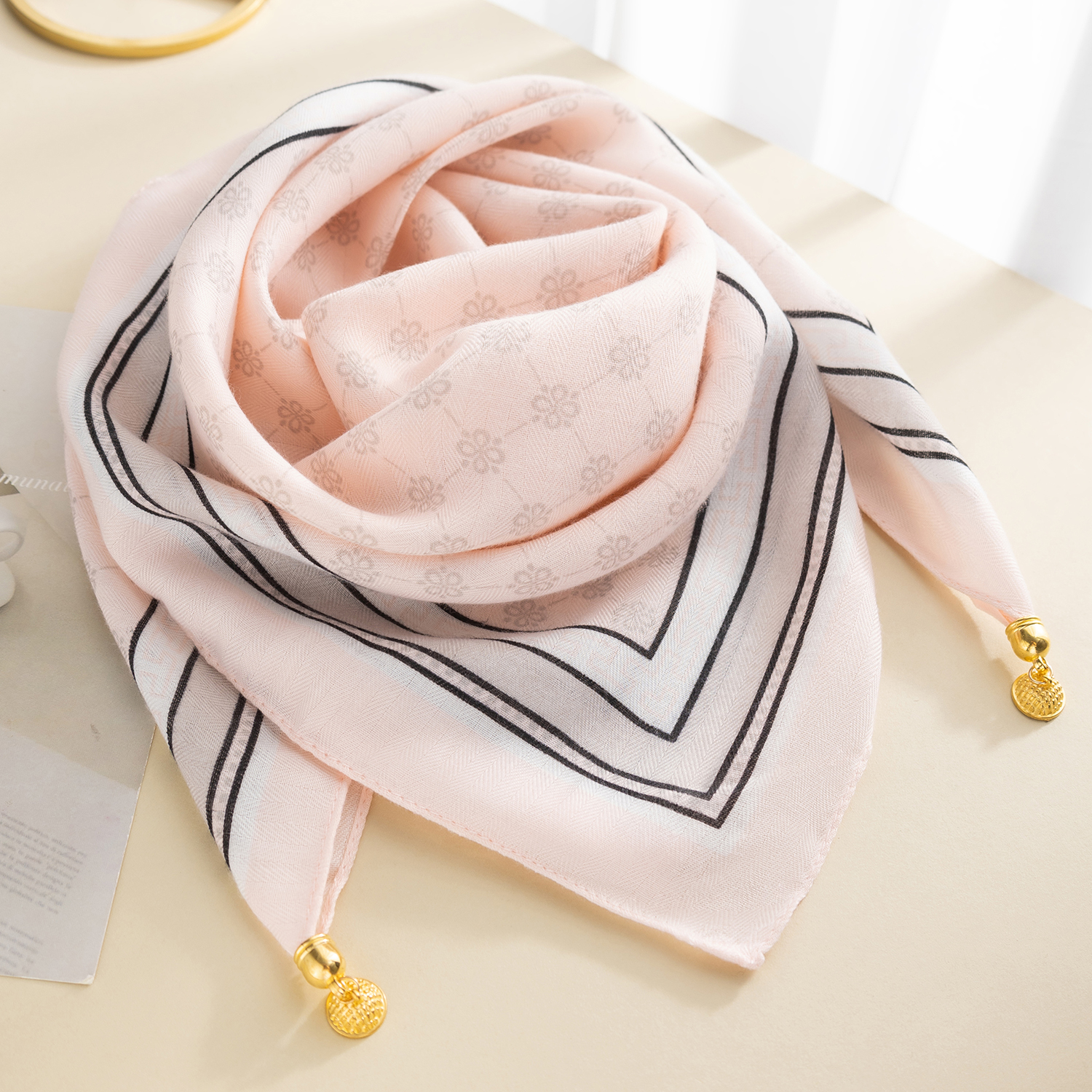 2025新款时尚吊坠围巾女围脖装饰高级感时尚百搭潮流护颈春秋百搭