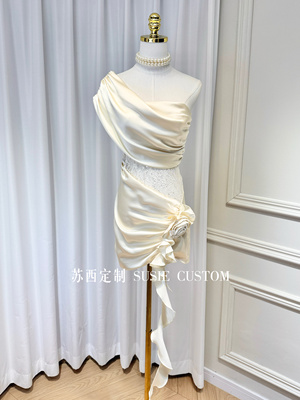 高定设计款不规则褶皱斜肩拼接镂空蕾丝亮片花朵飘带缎面包臀裙