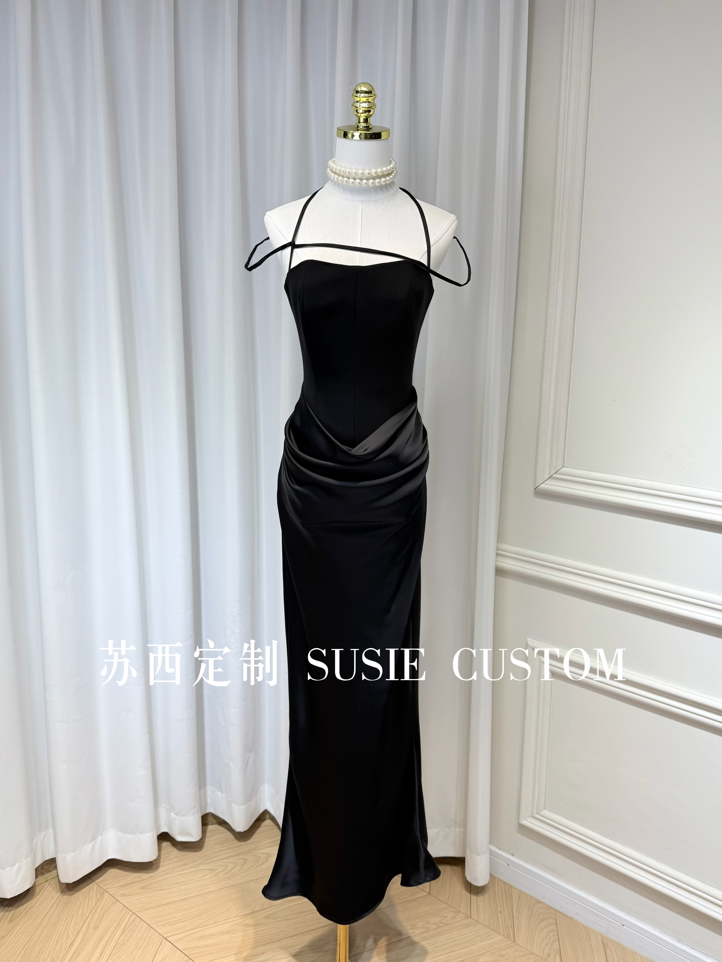 高定设计款挂脖带子露肩鱼骨抹胸缎面褶皱包臀鱼尾长裙生日礼服裙