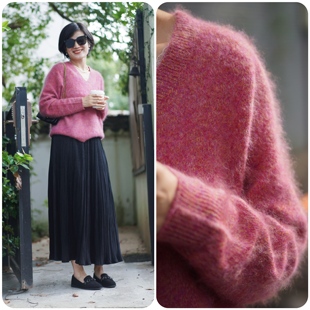 显白的树莓色95羊毛5羊绒拉毛宽松V领套头针织衫毛衣