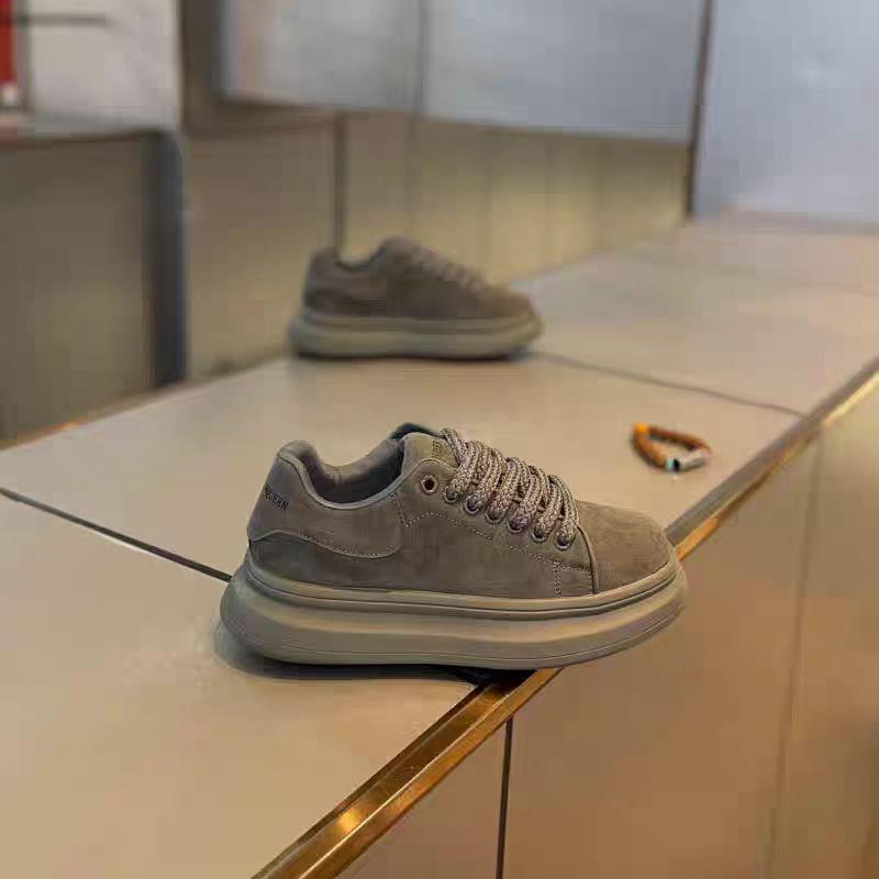 网红爆款男鞋秋冬季2025新款青少年复古百搭厚底休闲运动阿甘板鞋