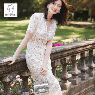 蕾丝V领短袖 收腰重工钉珠钻饰高腰连衣裙白色中长裙子