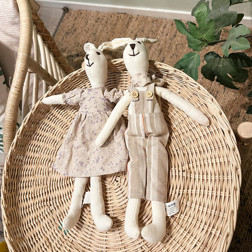 布艺兔兔娃娃玩具lacreme
