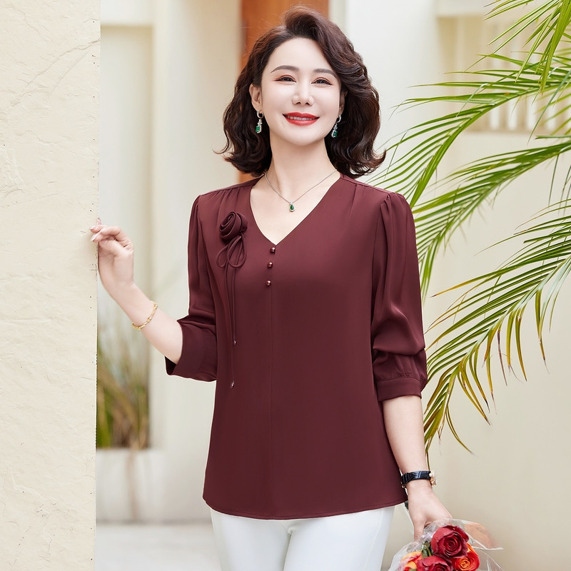 洋气妈妈春夏装小衫2026新款中年拼色长袖上衣中老年春季t恤女装