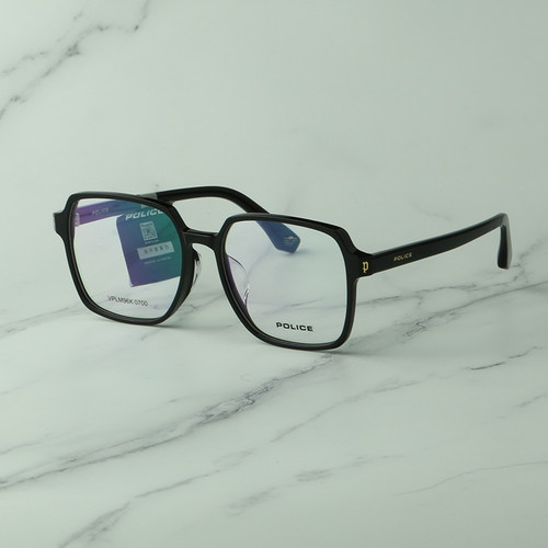 配全套近视镜POLICE438元起