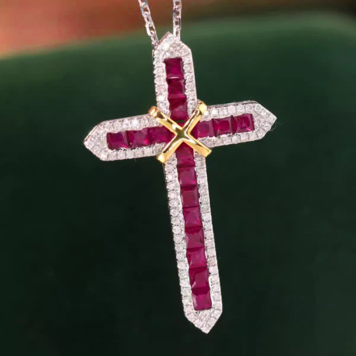 仿真鸽血红宝石十字架吊坠