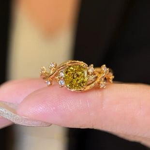 Young时尚轻奢方糖钻戒藤蔓缠绕方钻花戒指小众高碳钻彩宝指环女