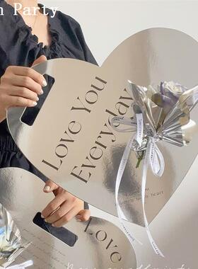 鲜花手提袋圣诞单支玫瑰花束手提袋心形鲜花包装情人节手提插花盒