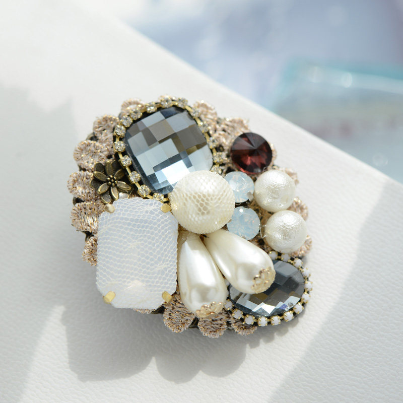 Broche femme en cristal artificiel - Ref 1177060 Image 3