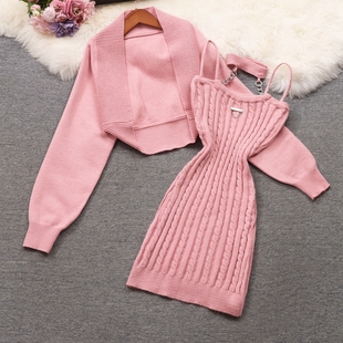 实拍网红名媛风个性披肩上衣挂脖吊带连衣裙麻花针织毛线两件套