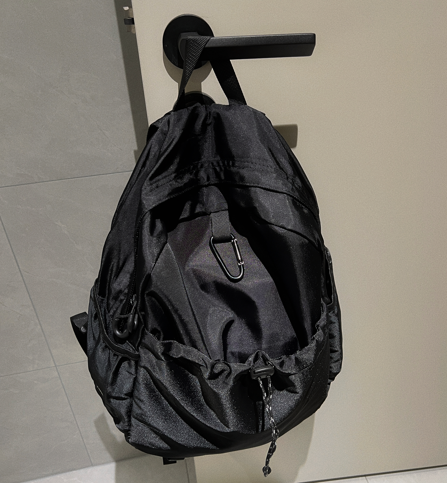 B218-B33-P45黑色字母双肩包潮流男女背包，鞋类箱包双肩包，电商B218