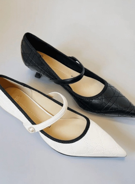 专柜正品细跟鞋女温柔大码尖头菱格柔软一字魔术贴浅口单鞋26L297