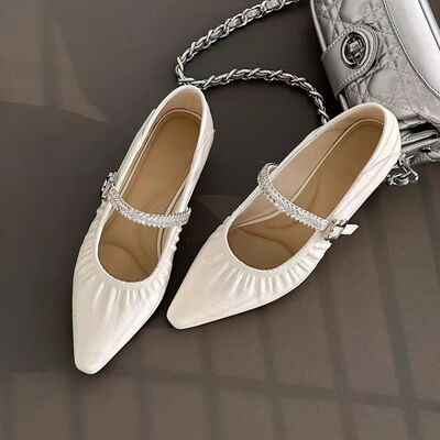 左她新款优雅风浅口玛丽珍鞋尖头一字扣带粗跟单鞋百搭时尚ZT8701