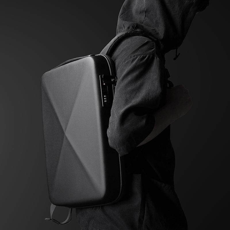 适用于苹果笔记本电脑macbook pro16双肩包15.6寸EVA超薄硬壳商务电竞游戏背包密码锁多功能防水