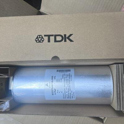B32378A6706J000 600VAC 3X70UF EPCOS 交流薄膜电容器 爱普科斯