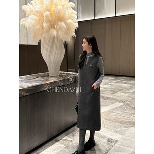 新款气质百搭显瘦无袖细闪加绒毛呢连衣裙女2025冬季小香风背心裙