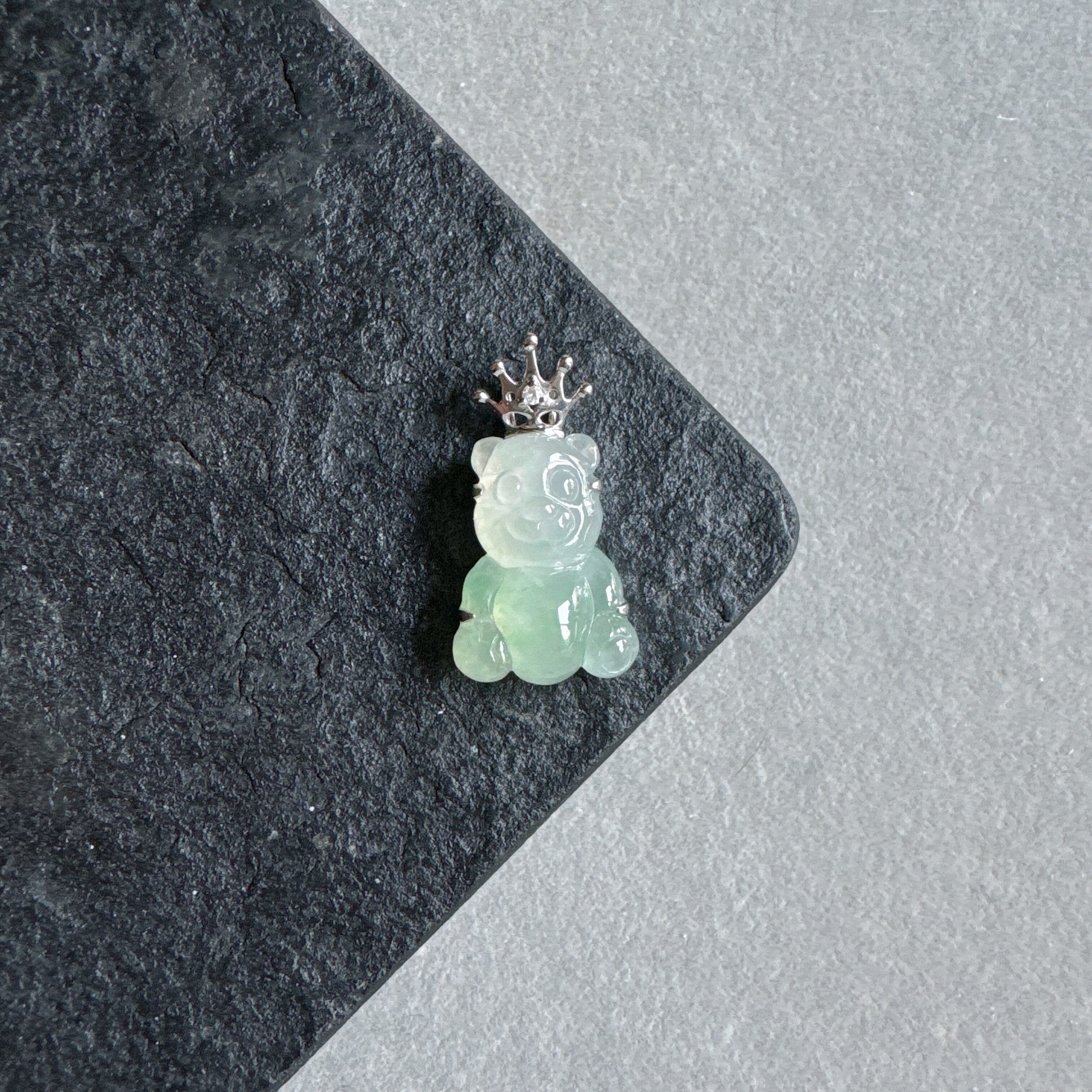 新品冰种甜绿缅甸A货翡翠果冻公主小熊精美吊坠18k白金镶嵌送女友
