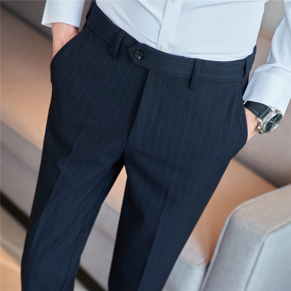 藏青色