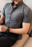 新增5XL夏季薄款男虚线条纹短袖衬衫暗条纹质感修身衬衣C1810/P60，男装T恤，电商A213