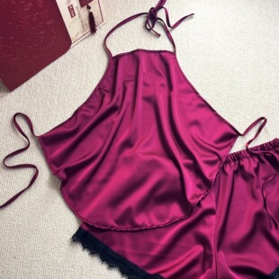 成人禁欲系肚兜酒红色肚兜高档仿真丝缎面40姆米成人肚兜挂脖吊带